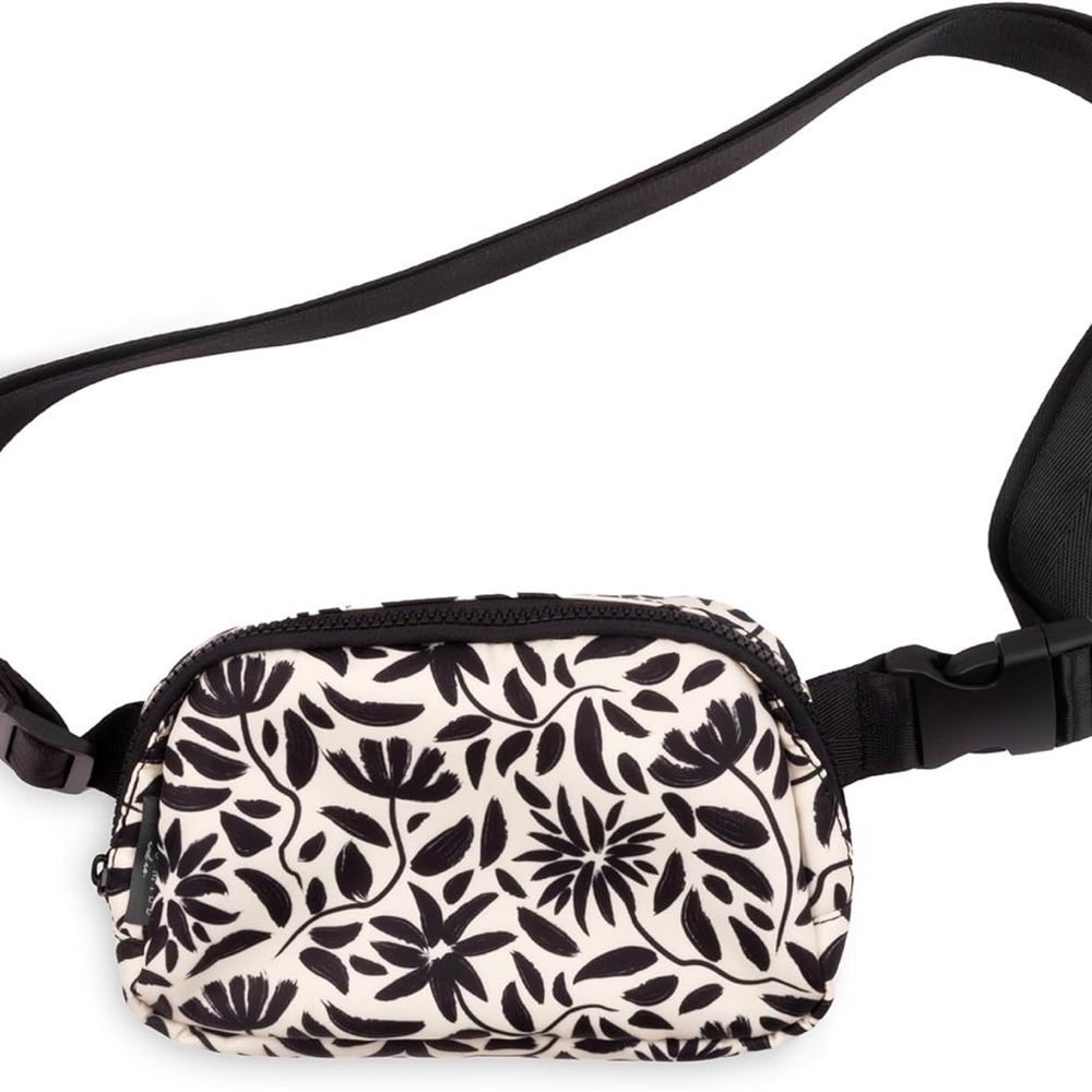 Steel Mill & Co Crossbody Bag Black& White Adjustable. NEW